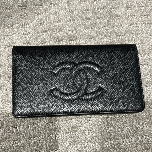 Chanel Caviar Timeless CC Yen Wallet - Auth - Picture 1 of 4